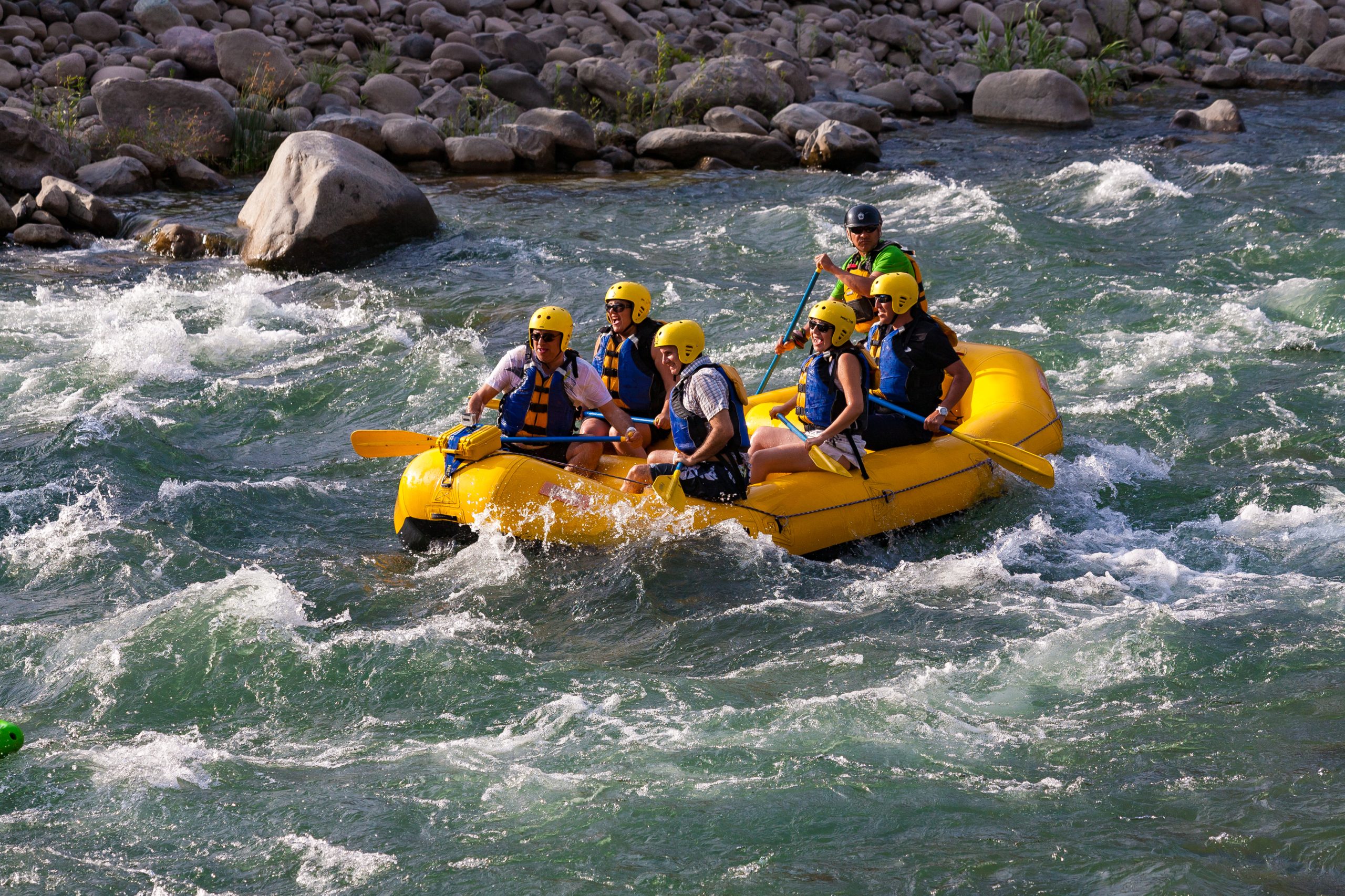 Rafting en el río Cañete