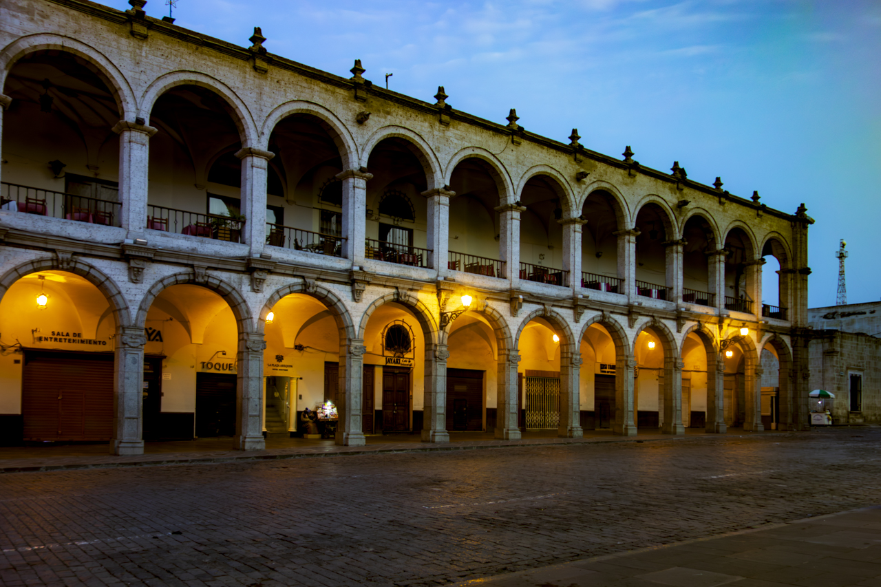 Portal de arcos de Plaza de Armas de Arequipa