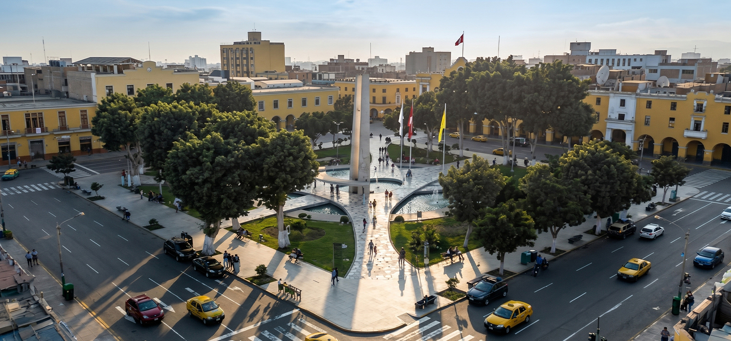Plaza de Armas de Ica, punto central y lugar emblemático de la ciudad.